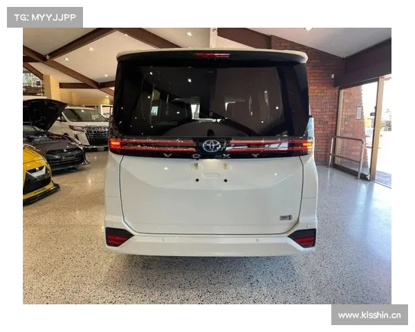 Toyota Noah 和 Voxy 今年 9 月推出小改款,强化安全系统 Toyota Noah 和 Voxy 今年 9 月推出小改款,强化安全系统